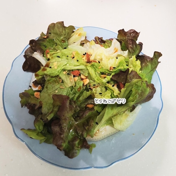 レタスとナッツ☘️ごま入りサラダ